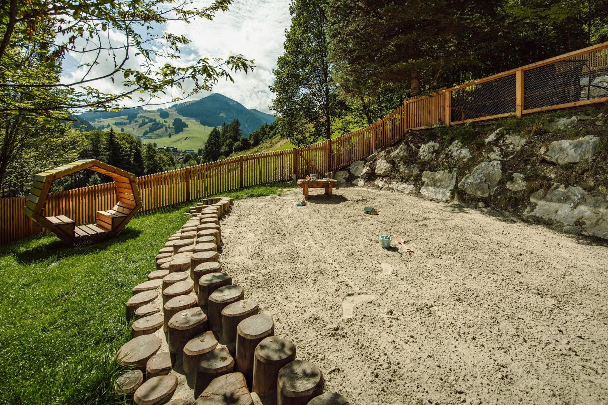 Theresi Appartements Saalbach-Hinterglemm Exterior photo